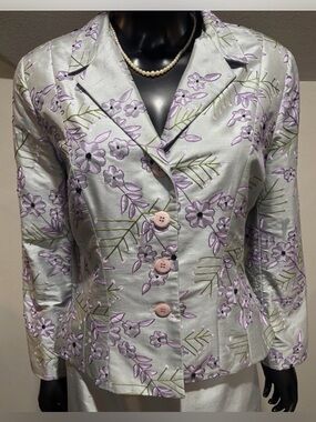 Noviello-Bloom Lavender Floral Embroidered Blazer